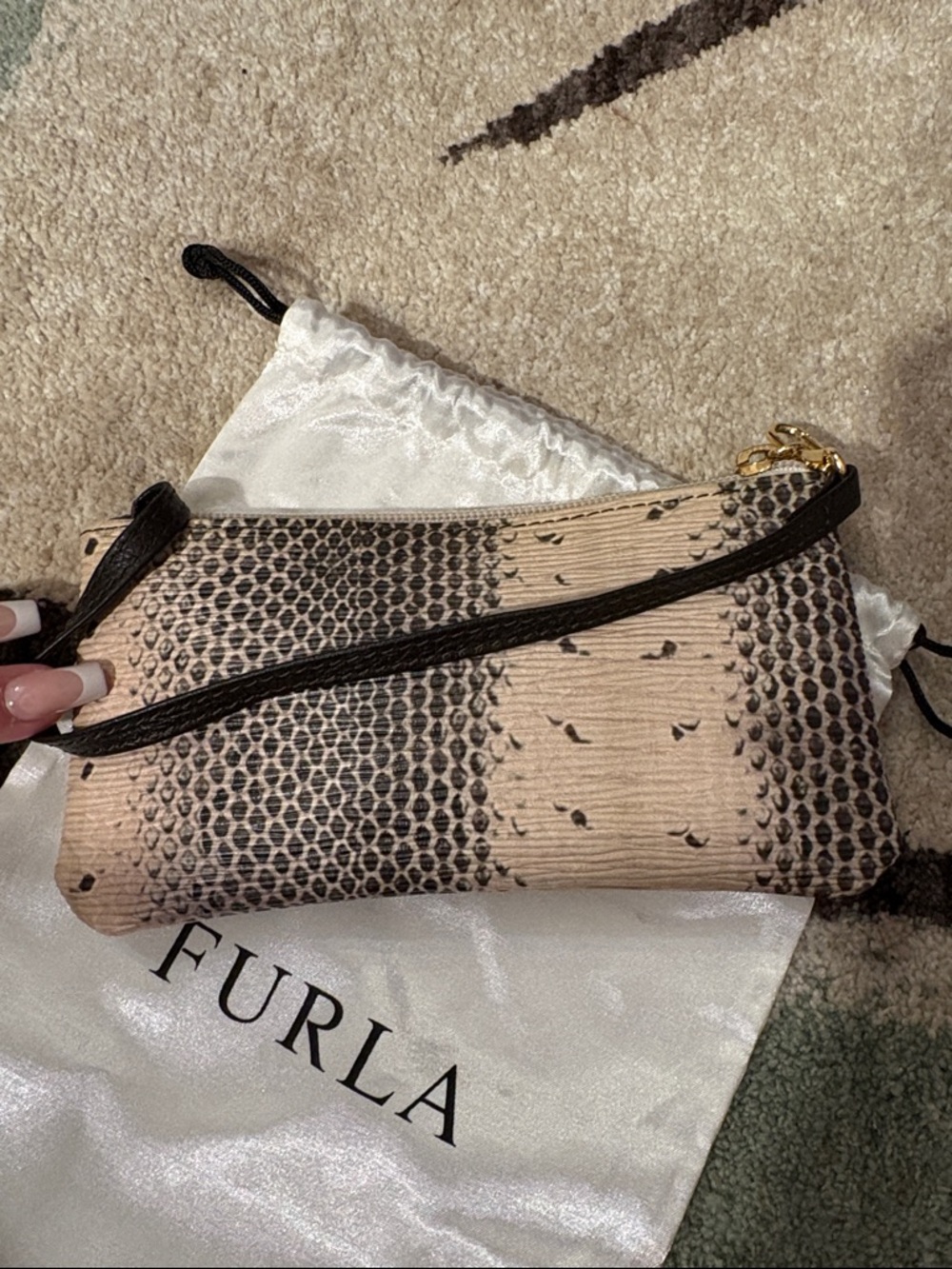 Furla Wristlet ❤️ - Picture 2 of 7